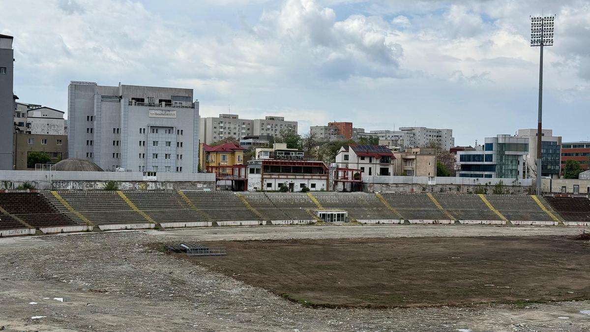 Sapă fundația pentru noul stadion Dinamo, înainte să fie dărâmat tot vechiul stadion! Ce urmează în arena din Ștefan cel Mare