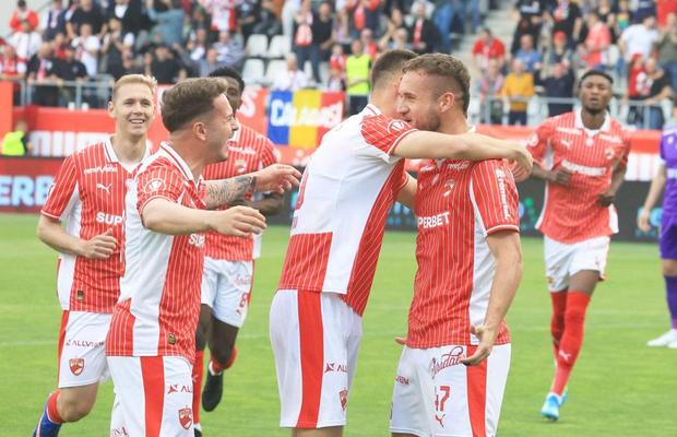Avem primele detalii despre cum vor arăta tricourile lui Dinamo » Ce se întâmplă cu noua siglă
