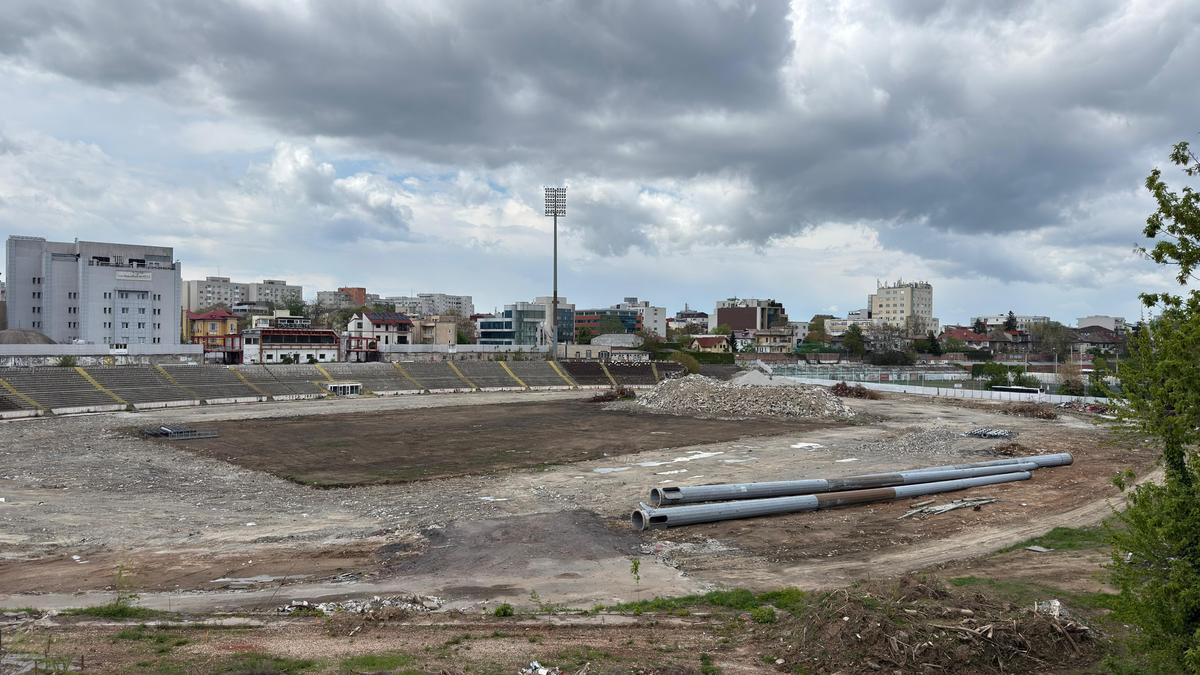 Sapă fundația pentru noul stadion Dinamo, înainte să fie dărâmat tot vechiul stadion! Ce urmează în arena din Ștefan cel Mare