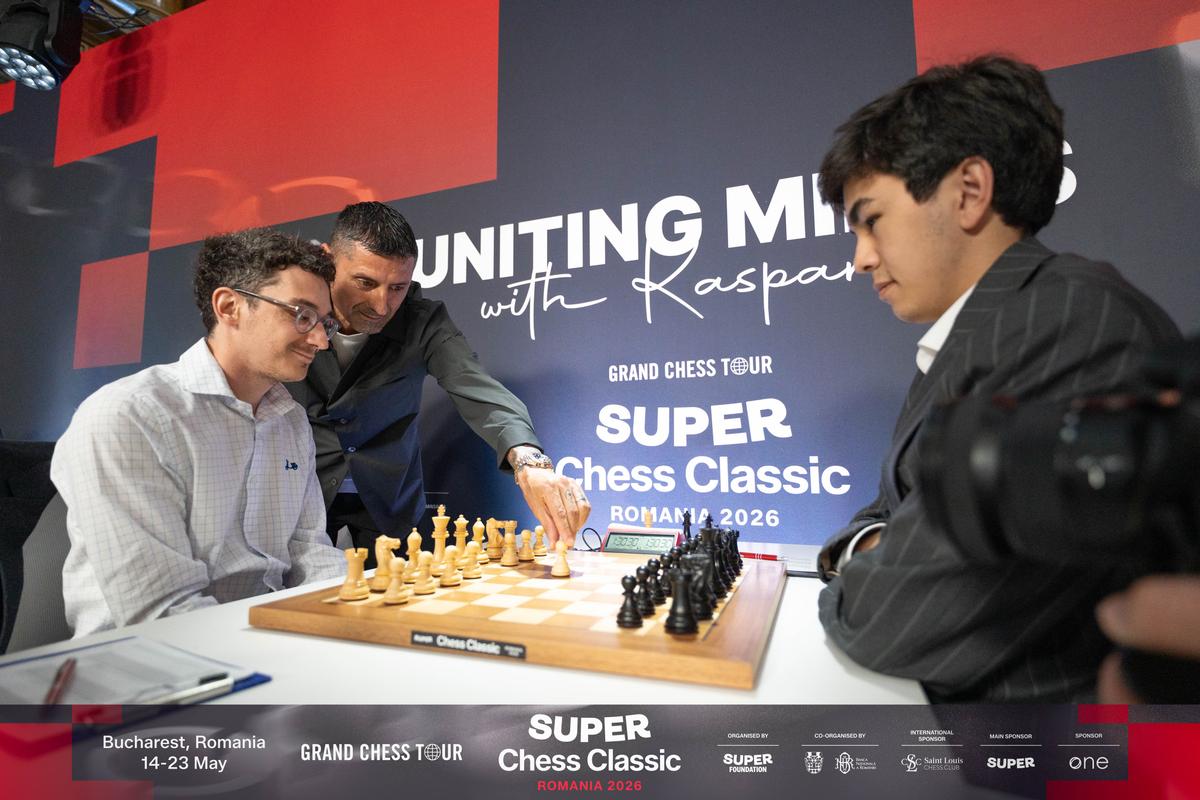 Super Chess Classic 2026, runda a VI-a: Keymer se distanțează în clasament fără a muta vreo piesă, în urma abandonului lui Firouzja