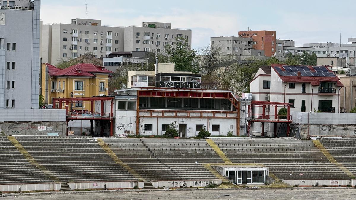 Sapă fundația pentru noul stadion Dinamo, înainte să fie dărâmat tot vechiul stadion! Ce urmează în arena din Ștefan cel Mare