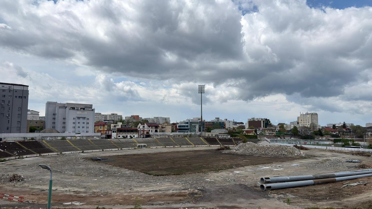 Sapă fundația pentru noul stadion Dinamo, înainte să fie dărâmat tot vechiul stadion! Ce urmează în arena din Ștefan cel Mare