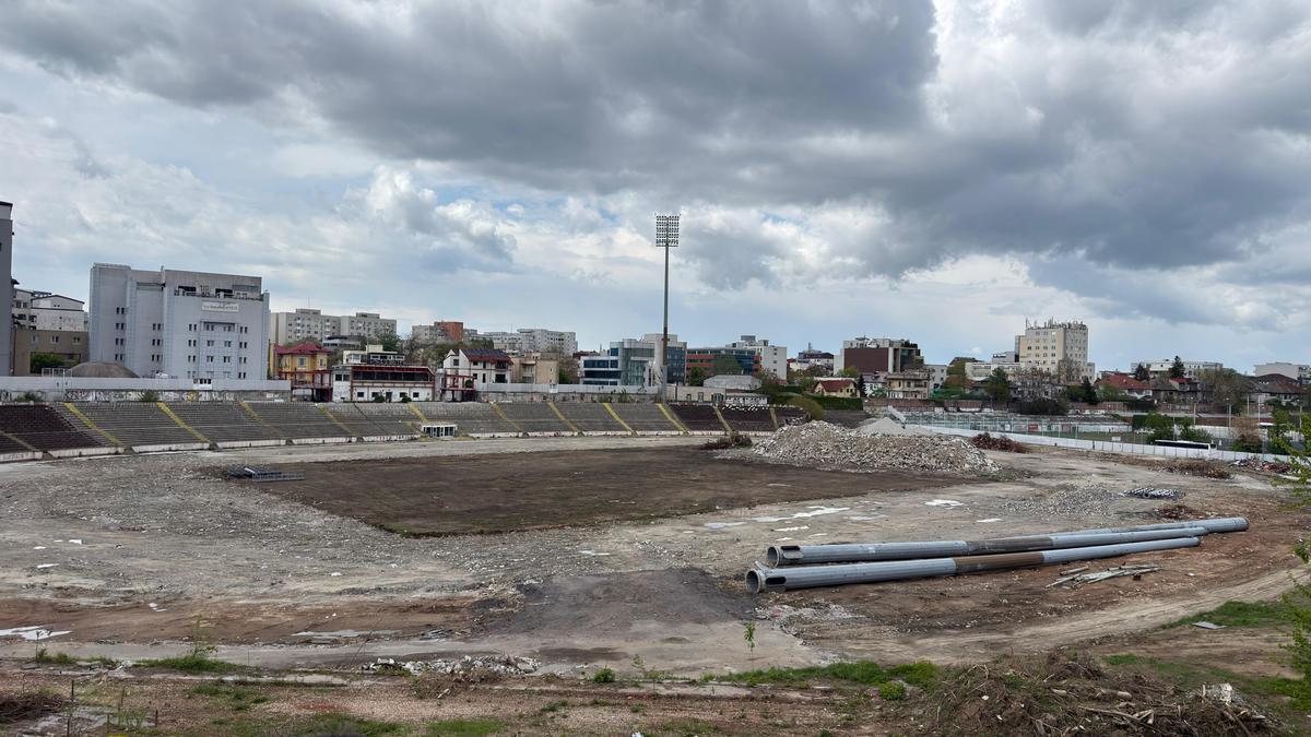 Sapă fundația pentru noul stadion Dinamo, înainte să fie dărâmat tot vechiul stadion! Ce urmează în arena din Ștefan cel Mare
