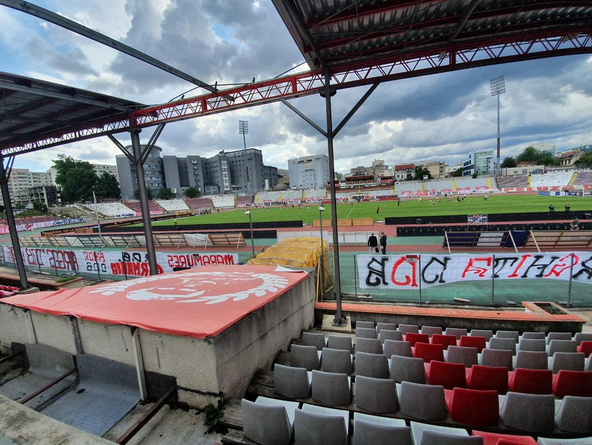 DINAMO - SEPSI. DDB a înconjurat stadionul » Imaginile surprinse de reporterii GSP în „Ștefan cel Mare”: „Strigăm din toți plămânii, Dinamo nu moare!”