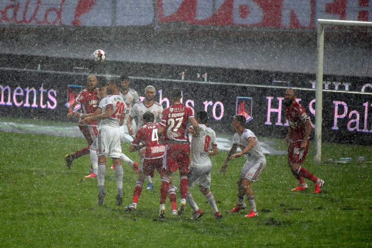 DINAMO - SEPSI 1-3. CRONICĂ: DD în B! „Câinii”, umiliți pe teren propriu în primul meci oficial cu Mihalcea antrenor