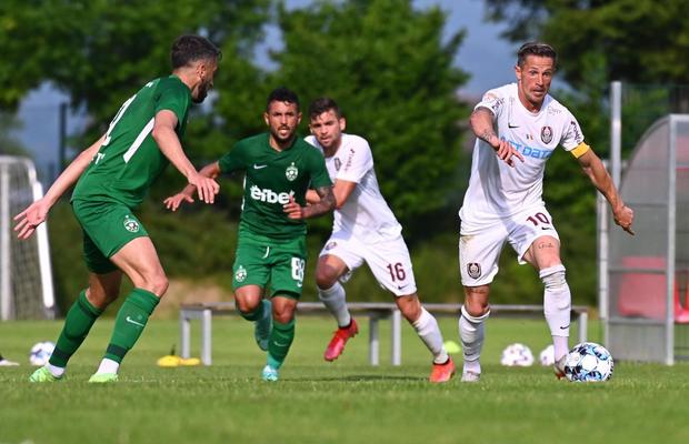 Cum arată CFR Cluj cu Marius Șumudică pe bancă: 4 concluzii despre jocul campioanei » Șumudică nu-și menajează jucătorii: „Treziți-vă, că nu sunteți Xavi și Iniesta!”