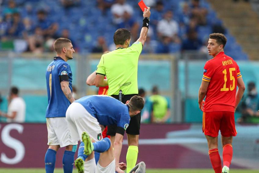 Ovidiu Hațegan l-a eliminat pe Ethan Ampadu în Italia - Țara Galilor // foto: Imago