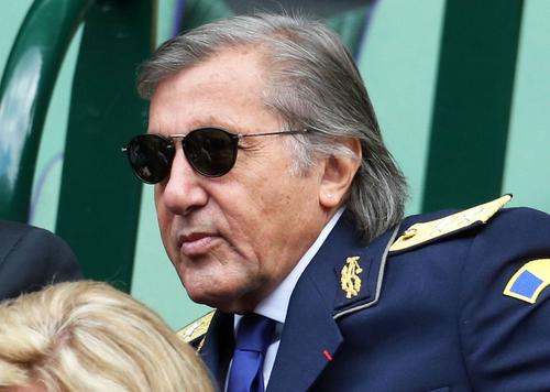 Ilie Năastase în loja de la Wimbledon. foto: Imago