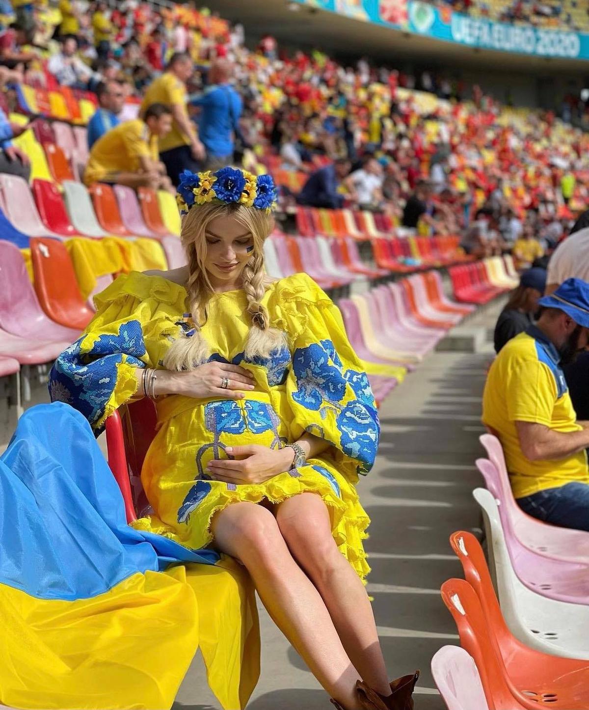 GALERIE FOTO Oleksandr Zinchenko și Vlada Sedan au făcut pasul cel mare! Superba blondă, cerută în căsătorie într-un mod original