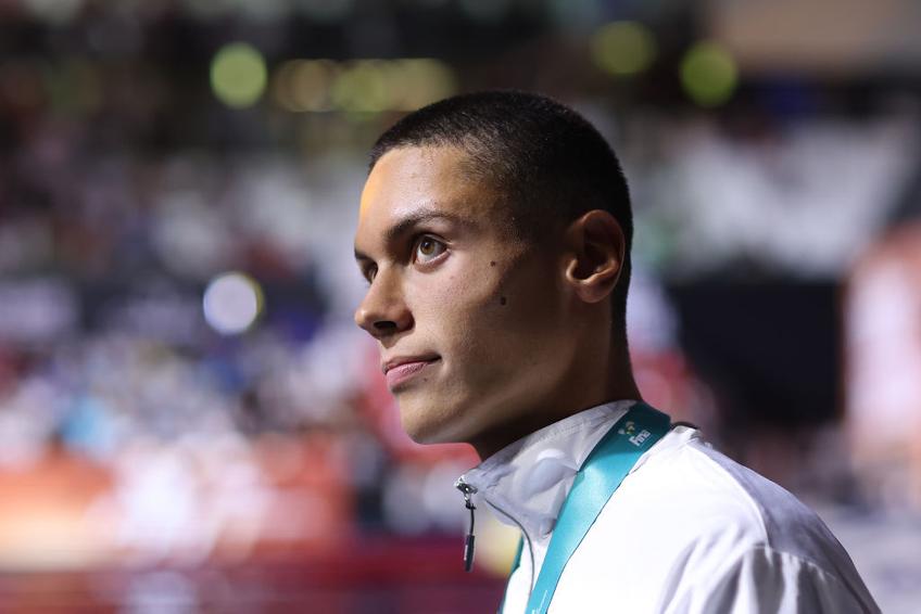 Răzvan Florea (41 de ani), singurul medaliat olimpic la masculin al României, bronz la Atena 2004, spune că i-a prevăzut lui David Popovici (17 ani) un viitor strălucitor deja de câțiva ani: „Îl cunosc de când era mai mic, trăiește pentru înot”.