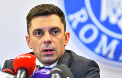 Ministrul Eduard Novak a scos expresia „toate inimile României” din mesajul în maghiară în care-l felicita pe David Popovici! Cu ce a înlocuit + Apărare penibilă la TV: „Nu eu postez”