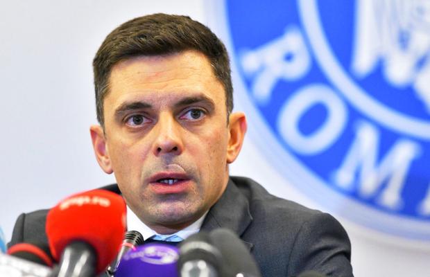 Ministrul Eduard Novak a scos expresia „toate inimile României” din mesajul în maghiară în care-l felicita pe David Popovici! Cu ce a înlocuit + Apărare penibilă la TV: „Nu eu postez”