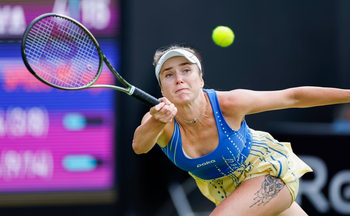 Gest incredibil! Elina Svitolina s-a dus pe frontul din Harkov și s-a pozat cu automatul, în tranșee: „Mă întrebați unde îmi găsesc motivația?!”