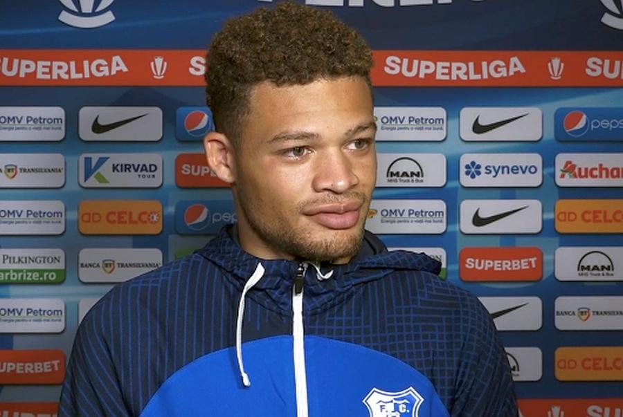 Zorhan Bassong a semnat cu Farul Farul a transferat de la echipa retrogradată: „Sunt puternic, tehnic și lovesc bine cu stângul!”