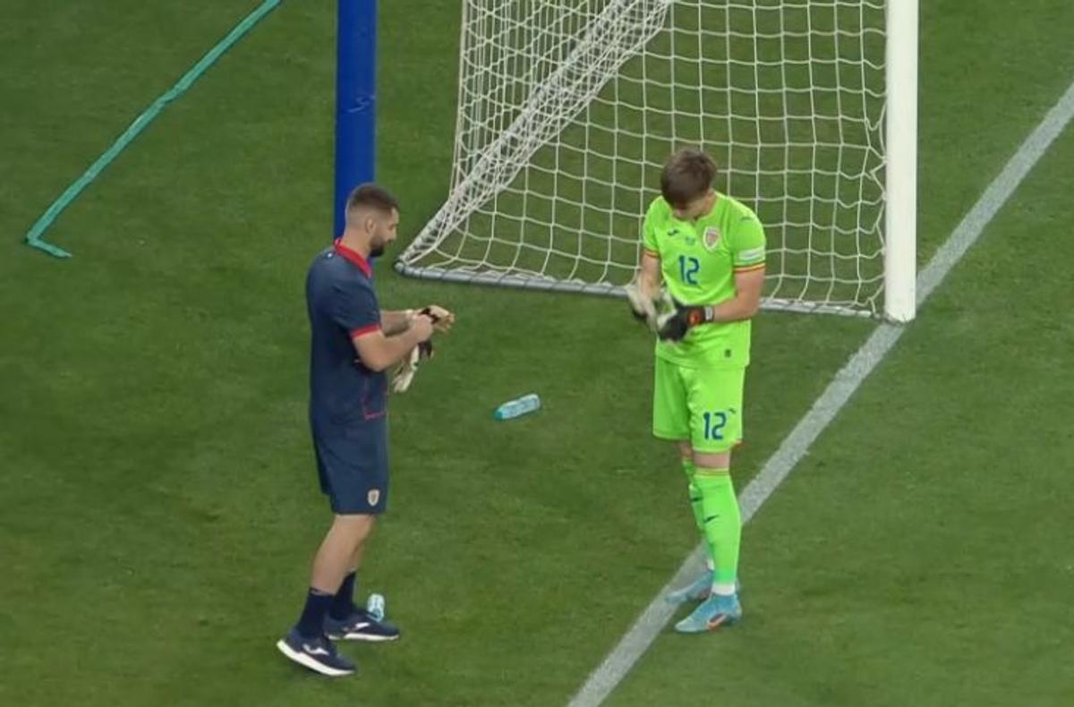 Mihai Popa, moment inedit în minutul 4 al duelului România U21 - Spania U21 » De ce a întârziat repunerea mingii