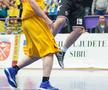 Mihai Silvășan (dreapta) în tricoul lui U-BT Cluj