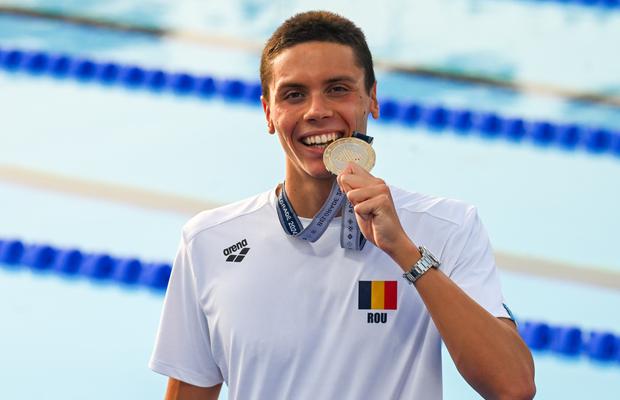David Popovici și-a păstrat magistral titlul la 200 m liber la Campionatele Europene de la Belgrad! A condus de la început până la final