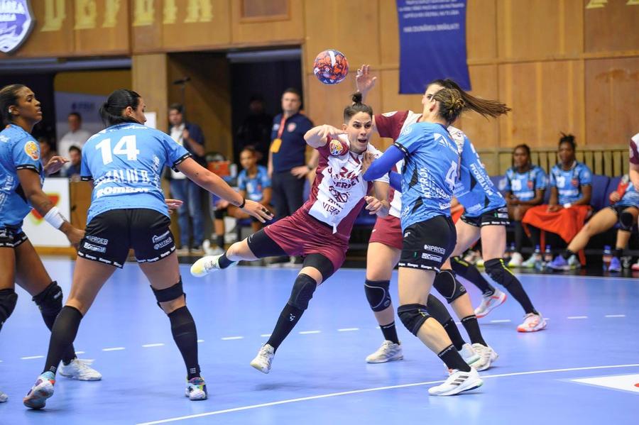 Alicia Fernandez Fraga și colegele ei de la Rapid vor juca din nou în Liga Campionilor Foto: Imago Patru echipe din România în ediția viitoare a Ligii Campionilor! » Dinamo, Rapid și Gloria Bistrița au primit wild card