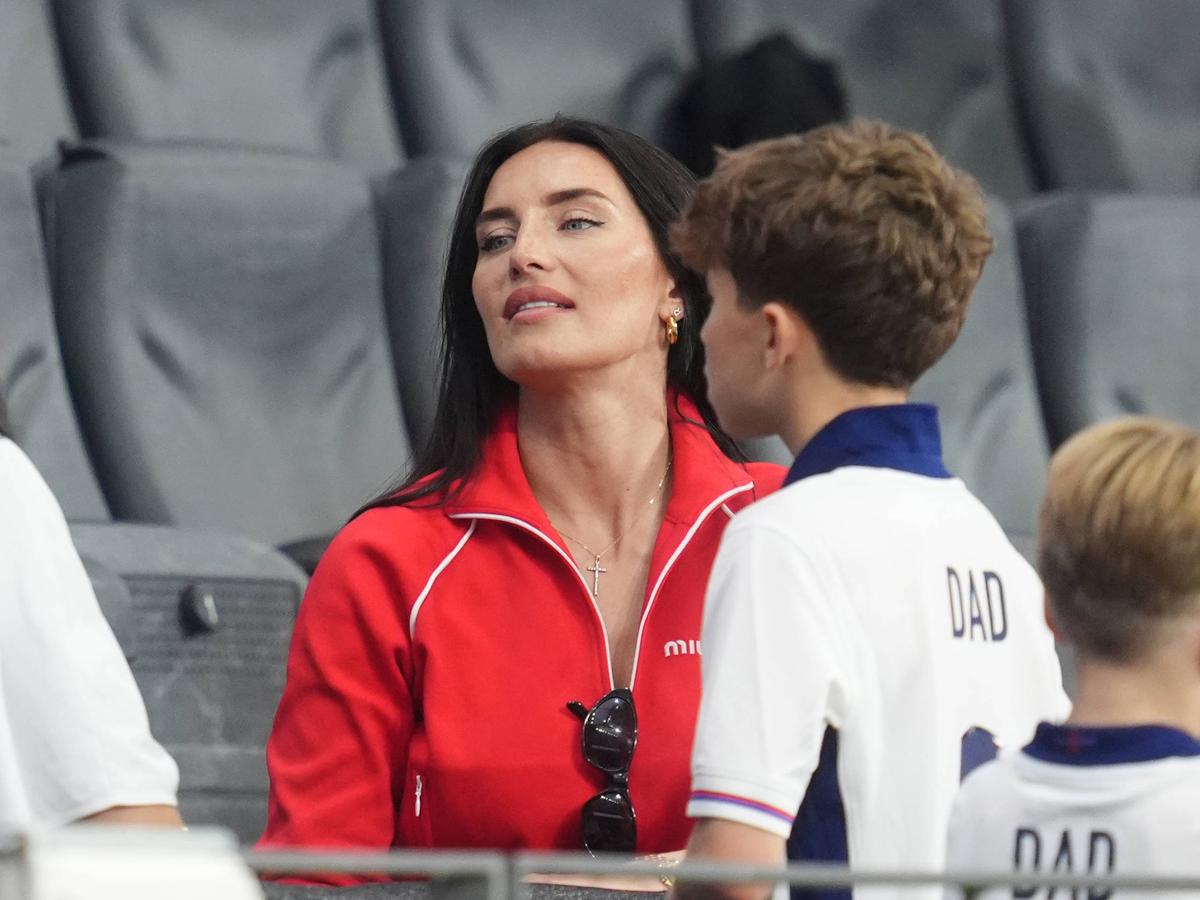 Annie Kilner, soția lui Kyle Walker, în tribune la Anglia - Danemarca 1-1