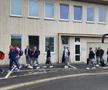 Naționala României a plecat spre Koln, din nou cu trenul » Fanii au făcut spectacol și în gară: „Ciocolata belgiană e cea mai bună. O să îi mâncăm”