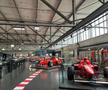 Pășiți în „sanctuarul” lui Michael Schumacher, lumea roșie a GOAT-ului din Formula 1! Colecția din Koln îți taie respirația