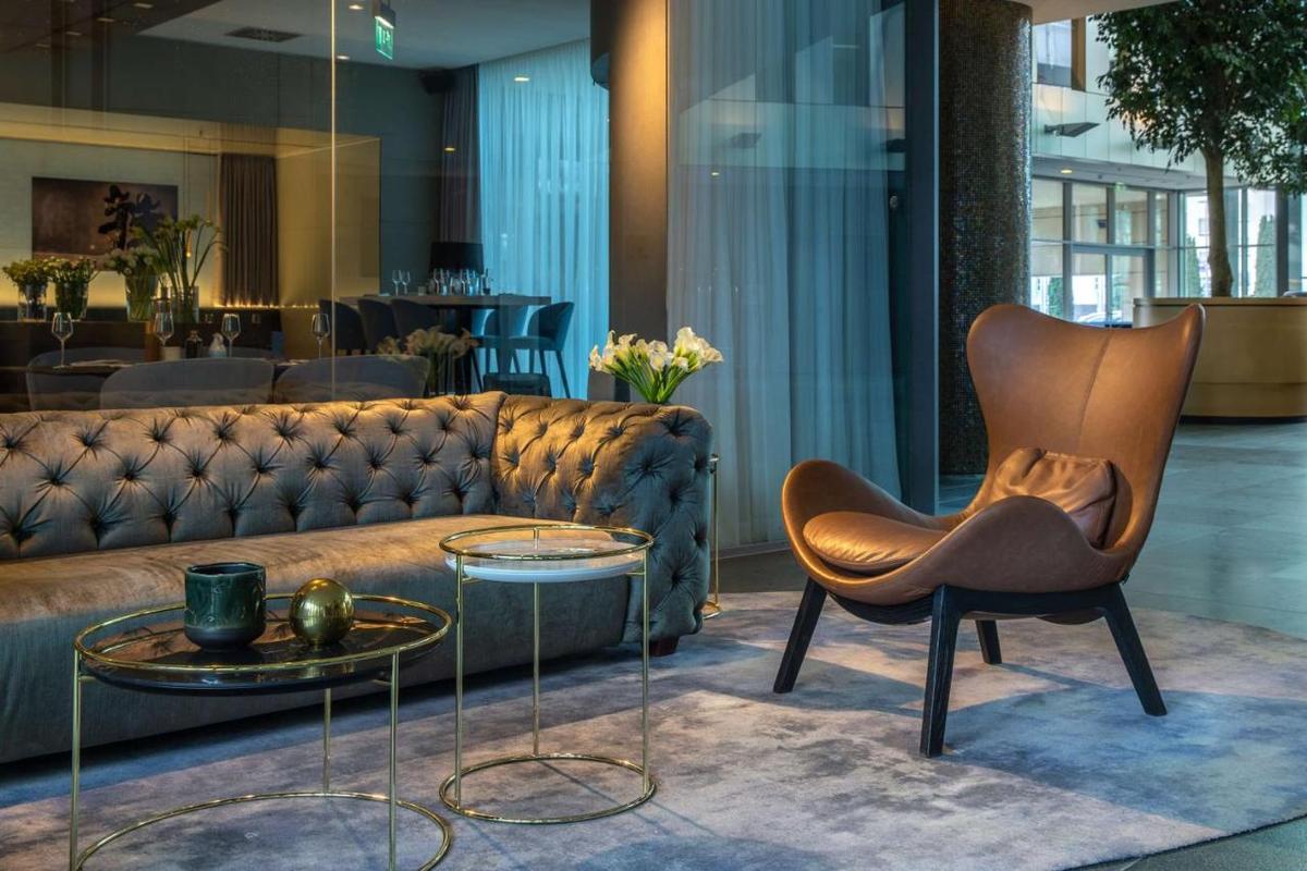 „Tricolorii” vor sta la Koln la un hotel unde camera costă 350 de euro pe noapte!
