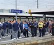 Naționala României a plecat spre Koln, din nou cu trenul » Fanii au făcut spectacol și în gară: „Ciocolata belgiană e cea mai bună. O să îi mâncăm”