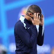Kylian Mbappe, cu mască la Olanda - Franța