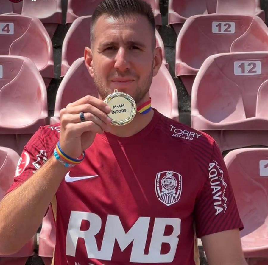 Modul în care CFR a ales să marcheze revenirea lui Adrian Păun / Sursă foto: Facebook@ CFR „Fiul clubului” se întoarce acasă! CFR Cluj, transfer tare anunțat în această dimineață: omul-trofeu a bătut palma cu Dan Petrescu