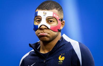 Problema la care nu se aștepta Kylian Mbappe înaintea meciului Olanda - Franța » UEFA îi stă în cale