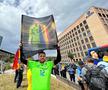 Un mare susținător al lui Horațiu Moldovan i-a așteptat pe „tricolori” la sosirea în Koln // foto: Daniel Grigore (GSP)