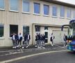Naționala României a plecat spre Koln, din nou cu trenul » Fanii au făcut spectacol și în gară: „Ciocolata belgiană e cea mai bună. O să îi mâncăm”