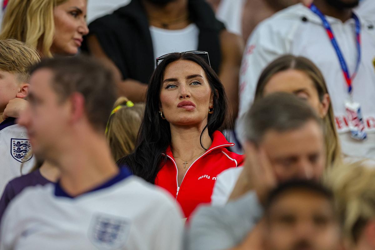 Annie Kilner, soția lui Kyle Walker, în tribune la Anglia - Danemarca 1-1