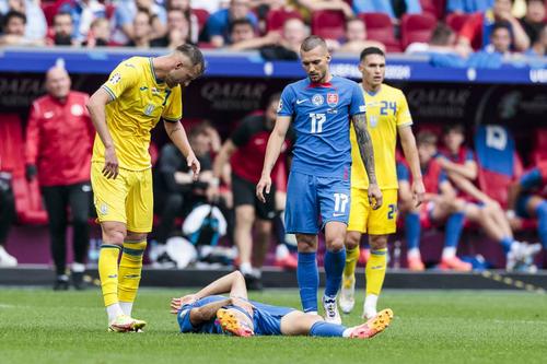 David Hancko s-a accidentat în partida dintre Slovacia și Ucraina. Sursă foto: Imago