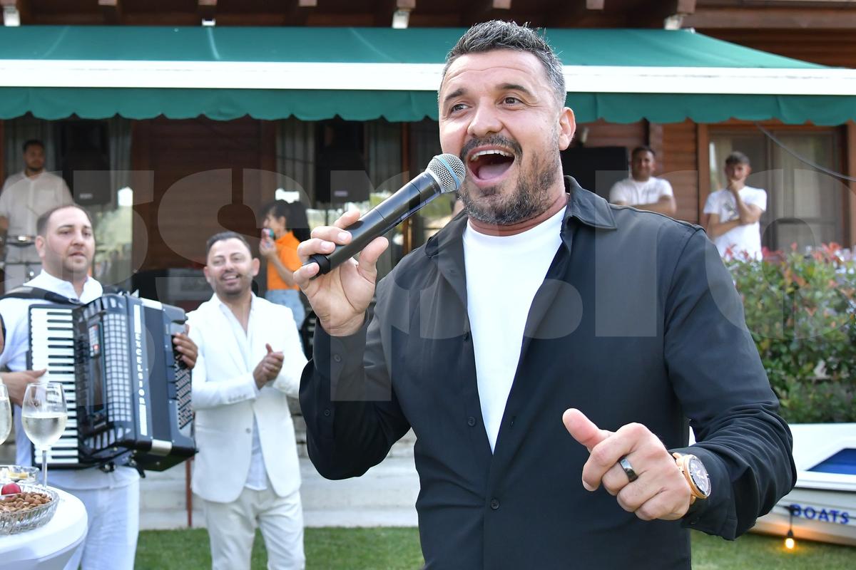 Constantin Budescu a luat microfonul și toți „petroliștii” au ieșit la dans: „Adu caii, Simioane!” / „Se vede Mamaia toată, Tanțooo”