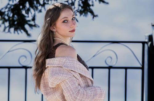Ana Bărbosu (18 ani), campioană europeană la sol în acest an, a încheiat cu bine liceul și a trecut cu brio de examenul de bacalaureat, având media 9,68. Pentru gimnasta din România urmează mutarea în Statele Unite ale Americii, la Universitatea Stanford.