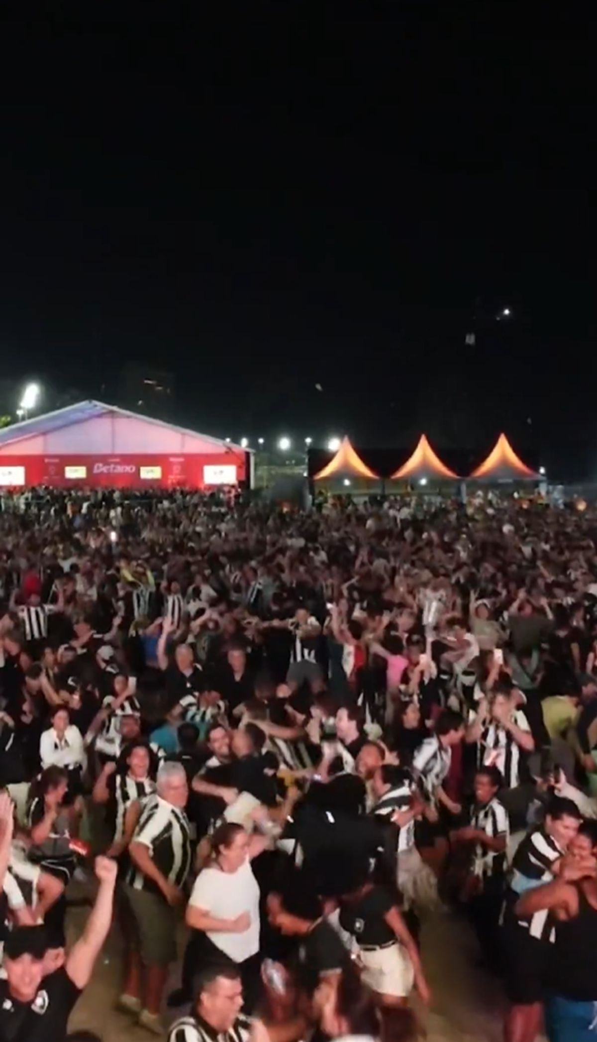 Imaginile incredibile din Brazilia fac înconjurul lumii! Nebunie la Copacabana după succesul istoric de la Campionatul Mondial al Cluburilor