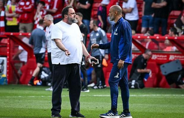 Decizia finală luată de antrenorul din Premier League, la o lună de când a fost certat de patron chiar pe teren