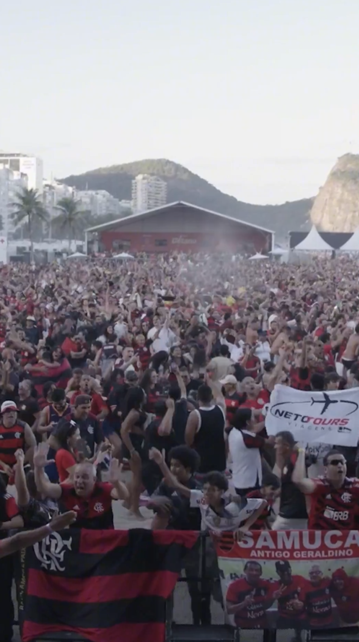 Imaginile incredibile din Brazilia fac înconjurul lumii! Nebunie la Copacabana după succesul istoric de la Campionatul Mondial al Cluburilor