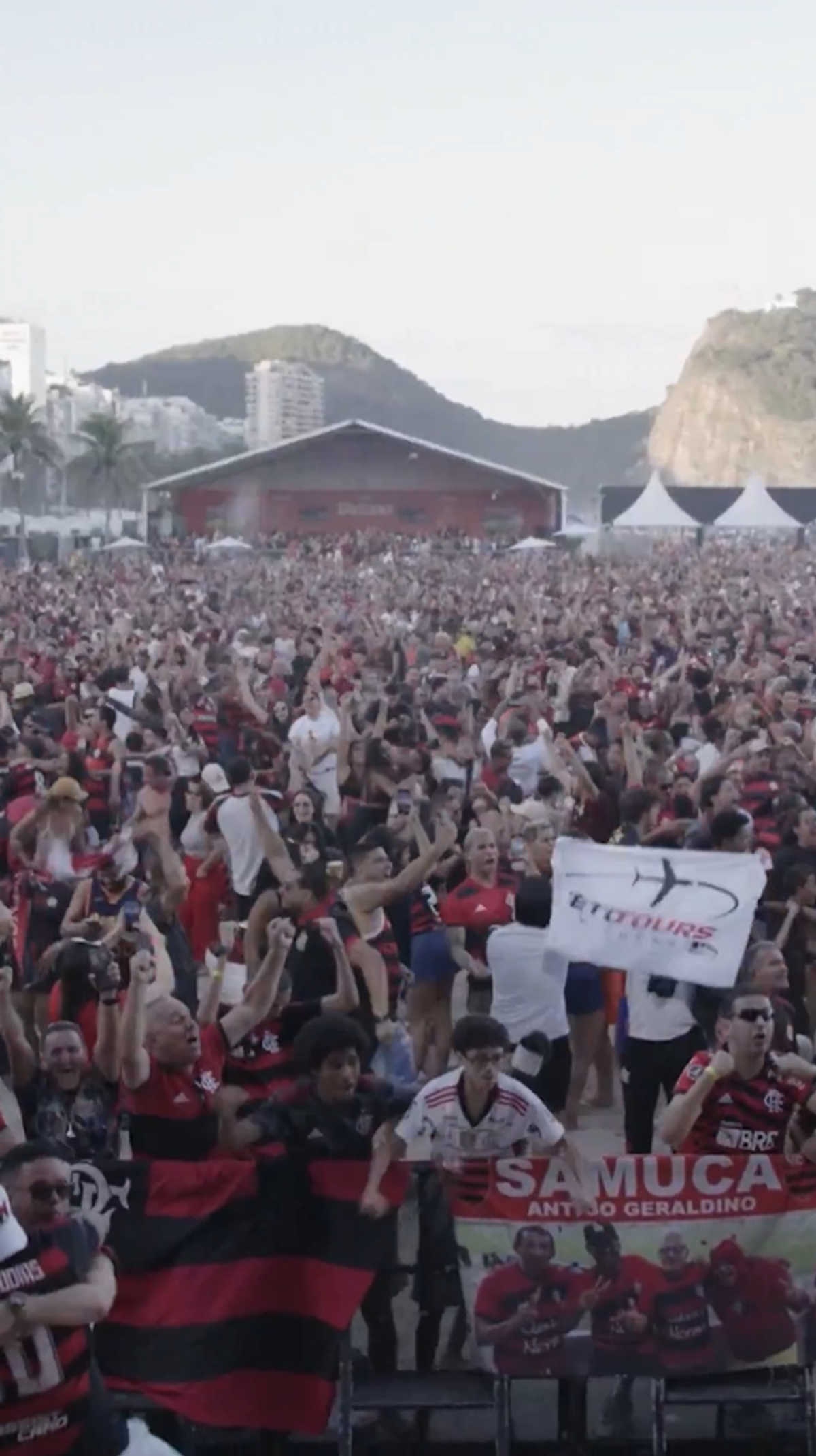 Imaginile incredibile din Brazilia fac înconjurul lumii! Nebunie la Copacabana după succesul istoric de la Campionatul Mondial al Cluburilor