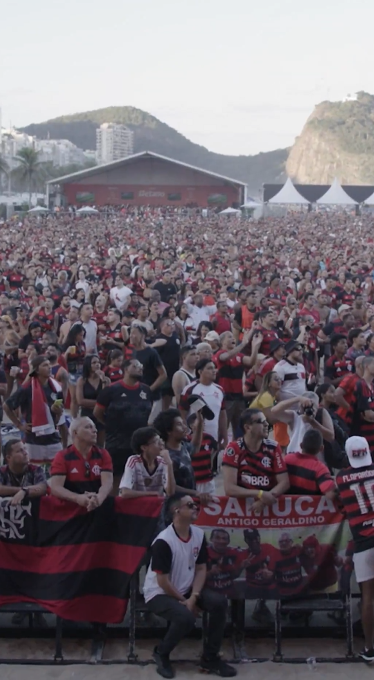 Imaginile incredibile din Brazilia fac înconjurul lumii! Nebunie la Copacabana după succesul istoric de la Campionatul Mondial al Cluburilor