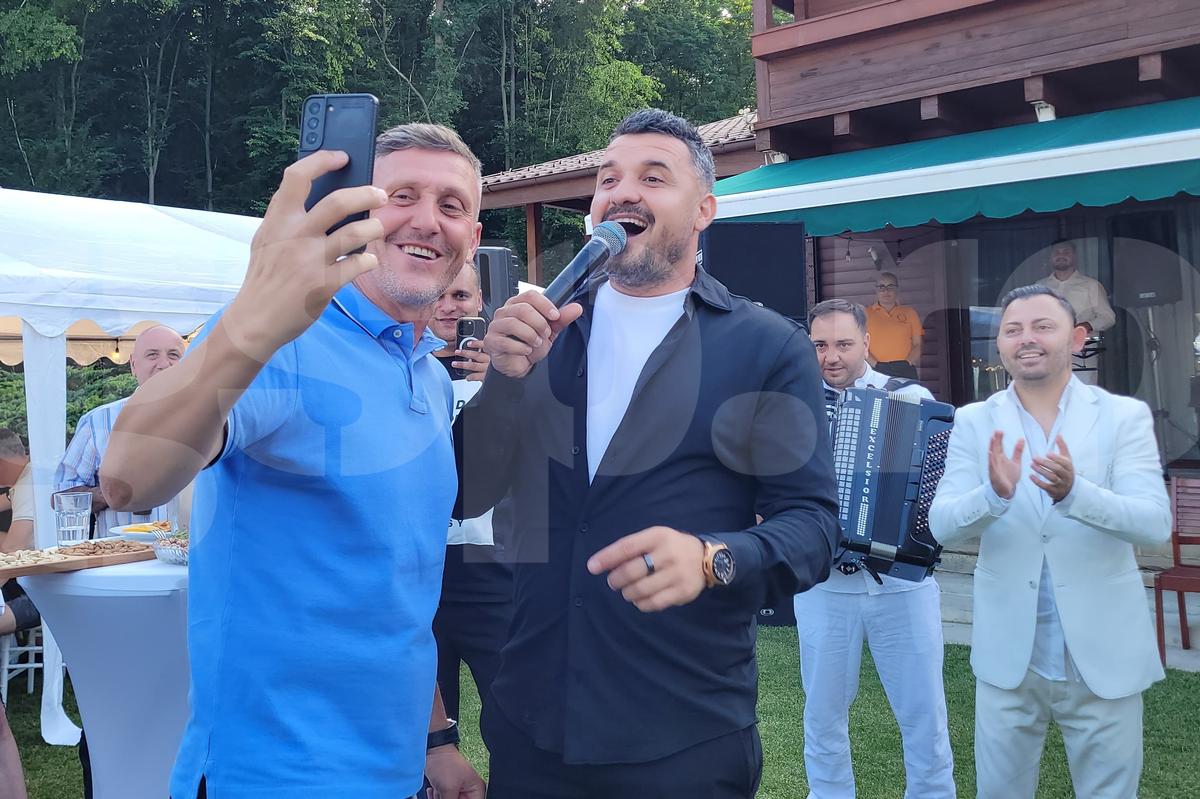 Constantin Budescu a luat microfonul și a pornit recitalul la petrecerea Petrolului: