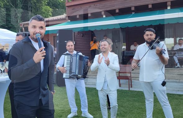 Constantin Budescu a luat microfonul și toți „petroliștii” au ieșit la dans: „Adu caii, Simioane!” / „Se vede Mamaia toată, Tanțooo”
