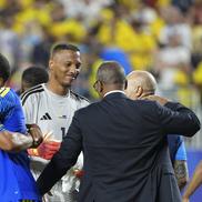 Selecționerul din Curacao a început să plângă după meciul cu Ecuador // foto: Imago