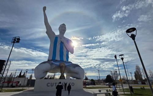 Statuia lui Leo Messi de 26 de metri din Argentina este cea mai mare din lume / Foto: Facebook