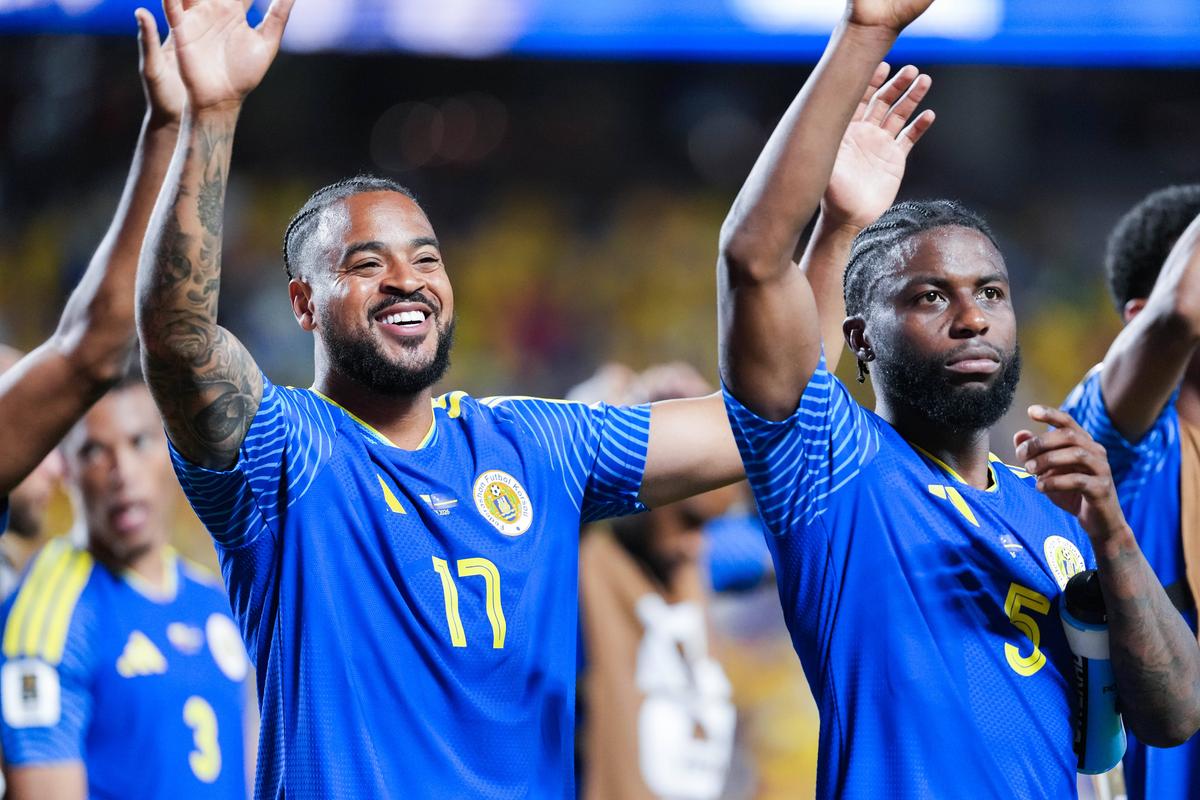 Imagini rare! Selecționerul a început să plângă pe teren după finalul meciului de la Mondial