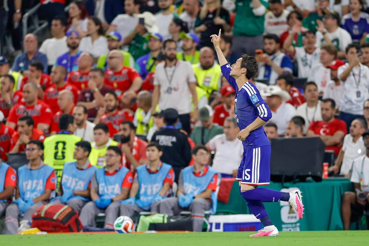 S-au marcat 4 goluri în Tunisia - Japonia, cu Istvan Kovacs la centru » Încă o echipă eliminată