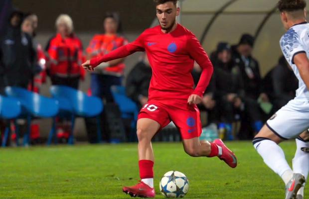 Jucătorul care a avut un debut de coșmar la FCSB a semnat cu echipa retrogradată în Liga 2