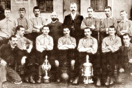 Echipa Linfield din 1981, anul în care a cucerit primul titlu.
