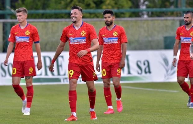 Atac fără menajamente la jucătorii de la FCSB: „Ei schimbă antrenorii!”